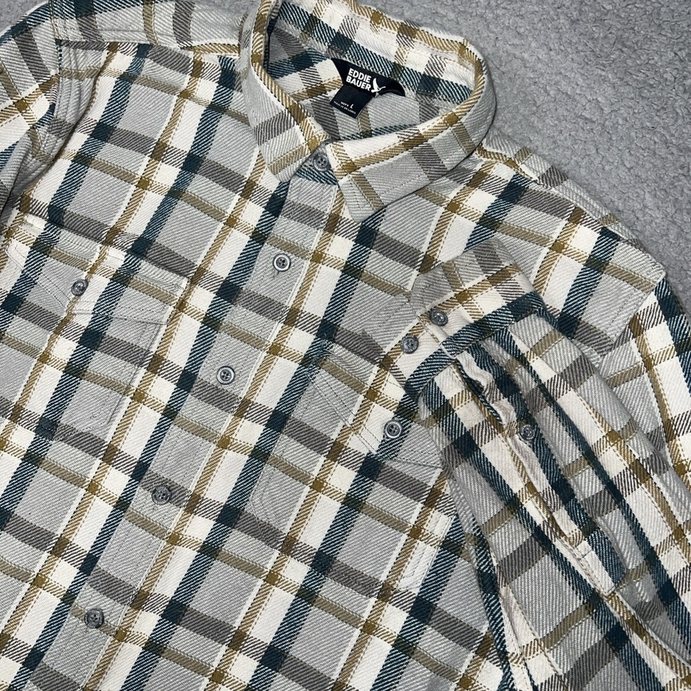 Eddie Bauer‎ Shirt Men's Size L Cream Gray Plaid Flannel Flap Pocket Button Down